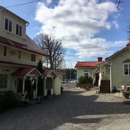 Hotell Torpa Pensionat - Sweden Hotels Södertälje Exterior foto